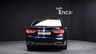 BMW 7-SERIES G11 2017