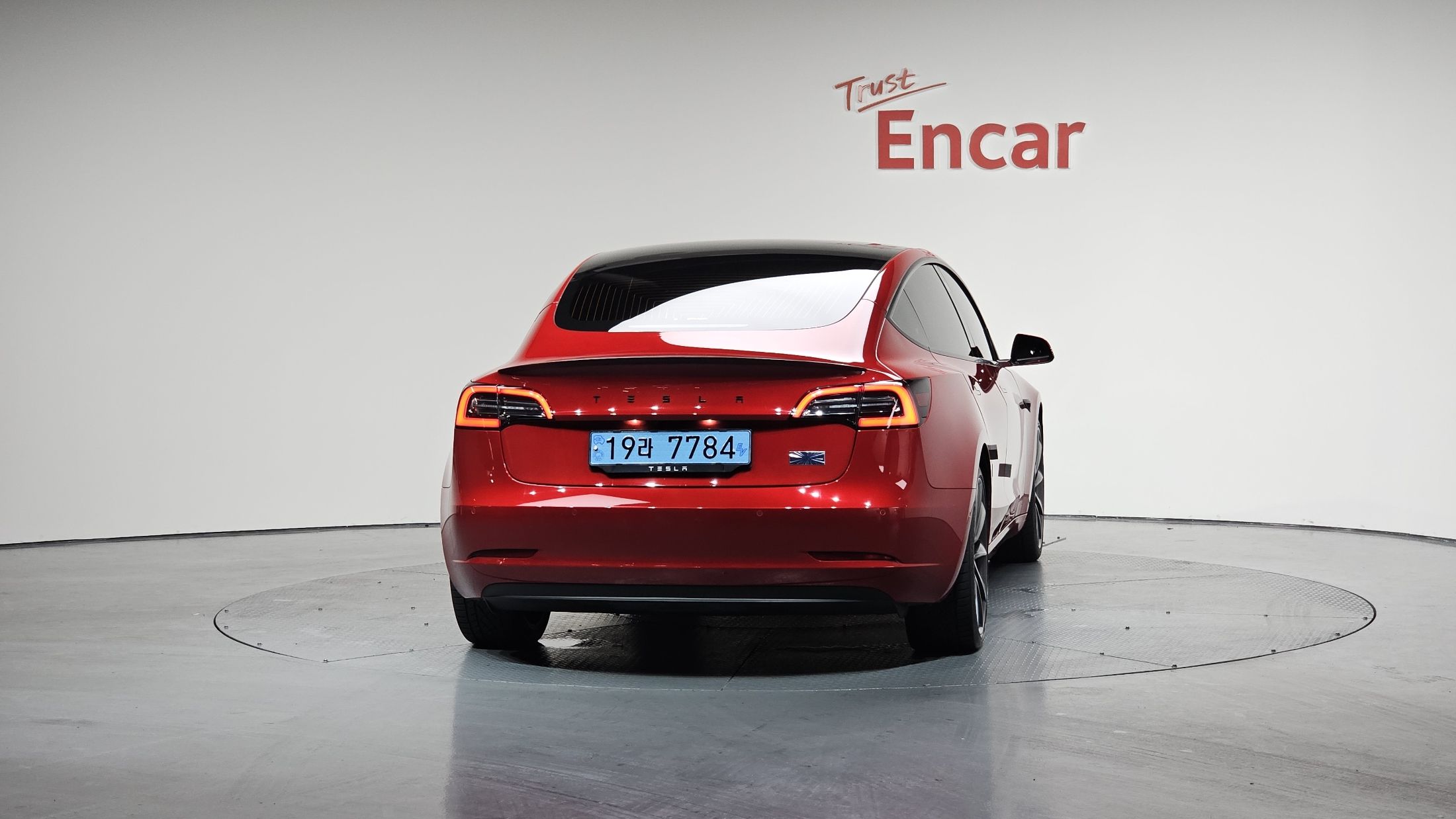 TESLA MODEL 3