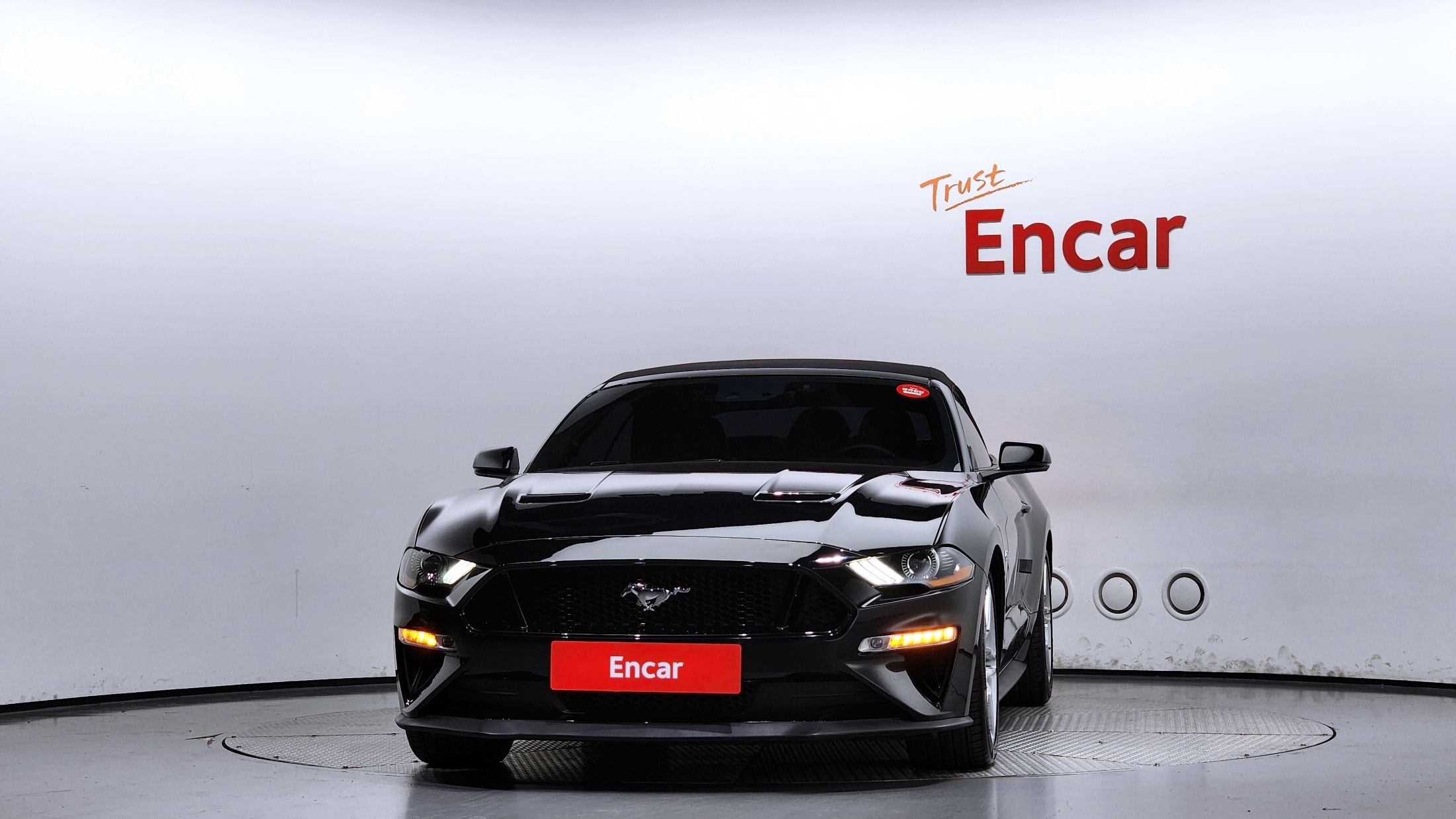 FORD MUSTANG