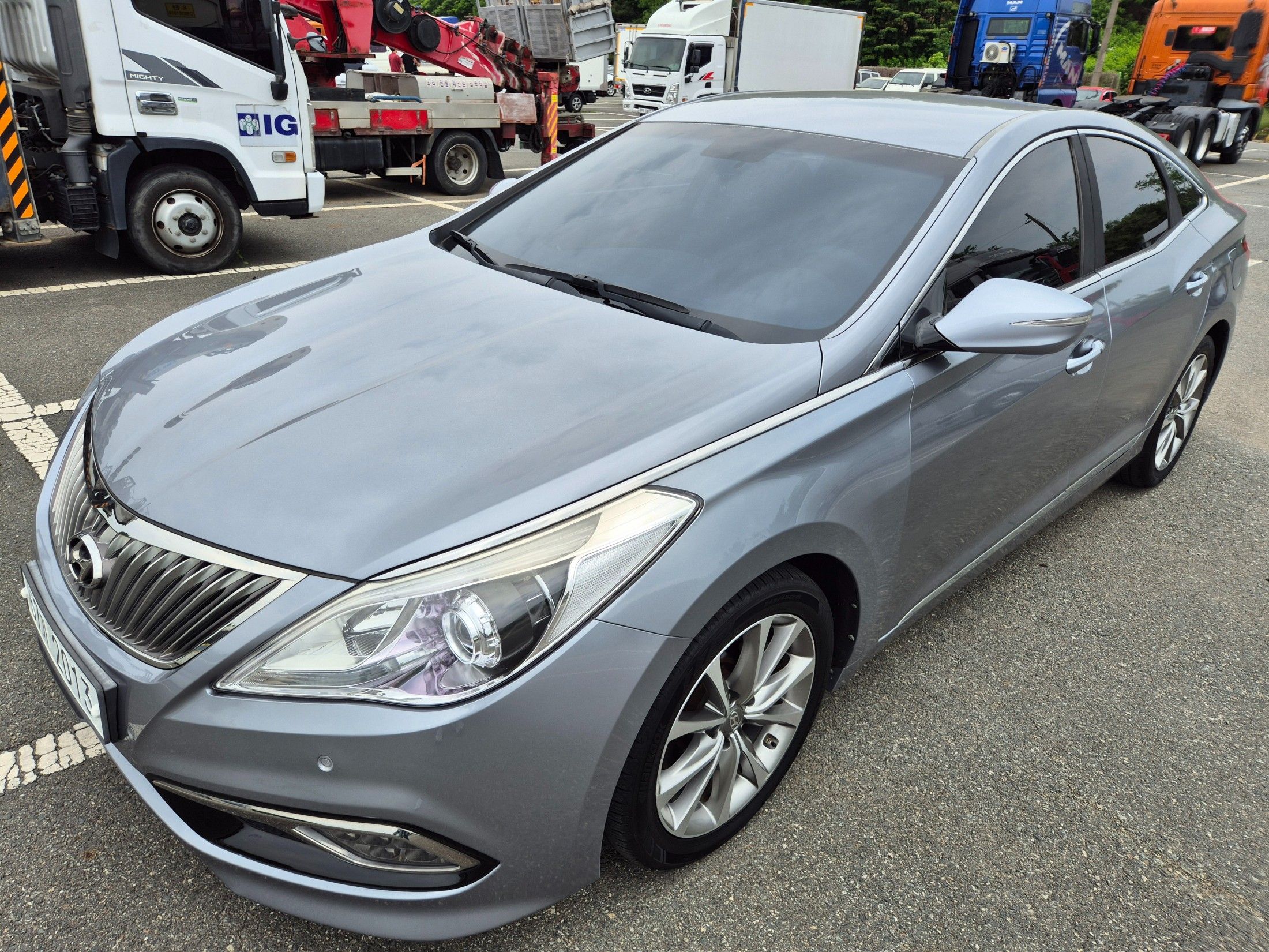 HYUNDAI GRANDEUR HG 2015