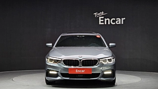 BMW 5-SERIES G30 2019