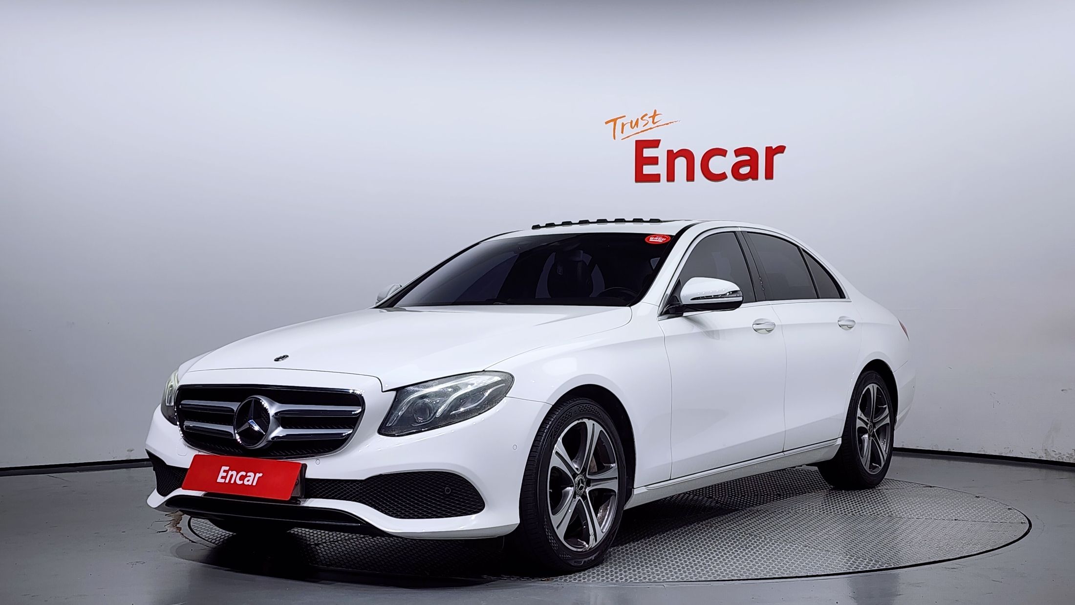 MERCEDES BENZ E-CLASS W213 2019