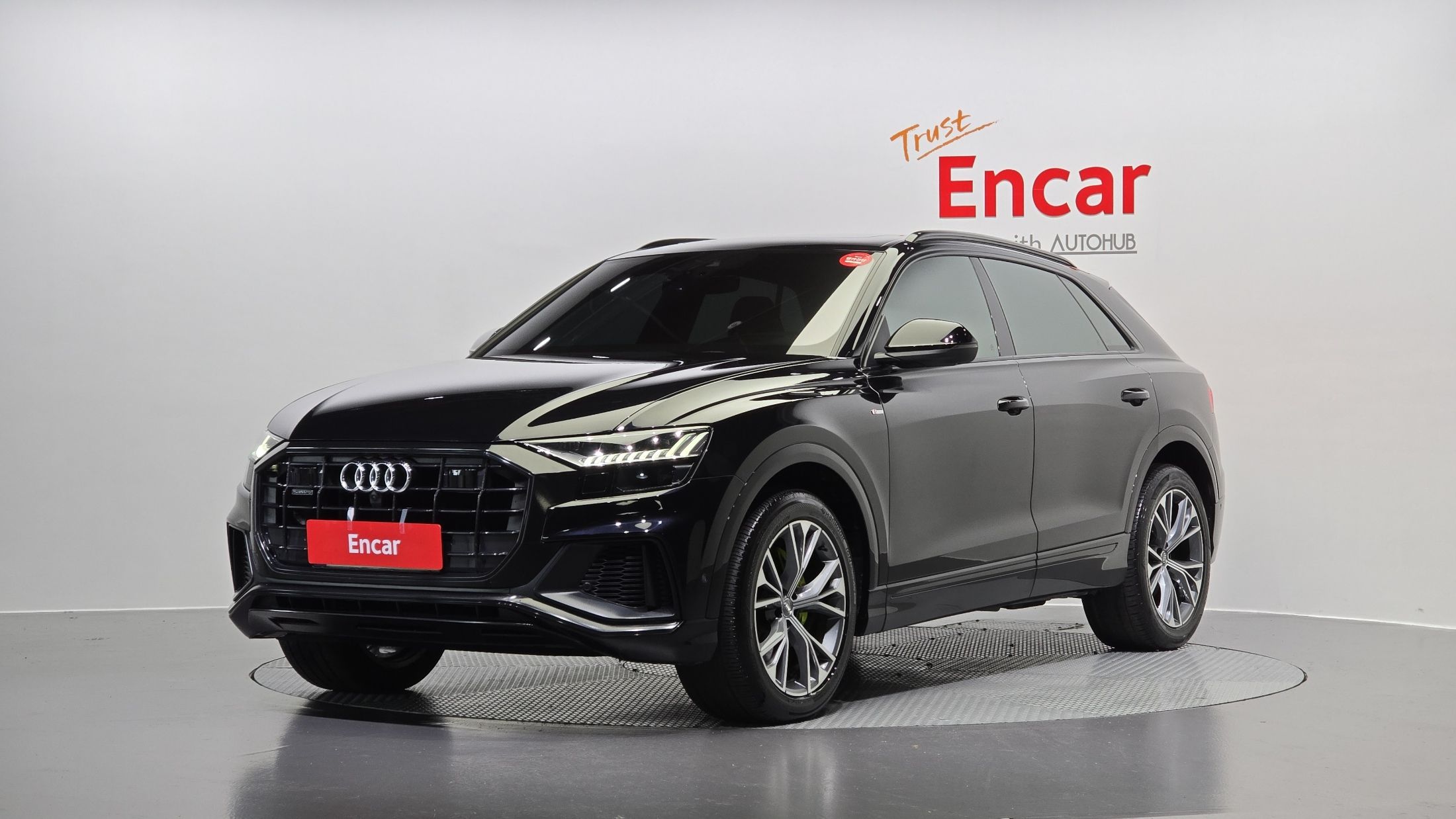 AUDI Q8 4M