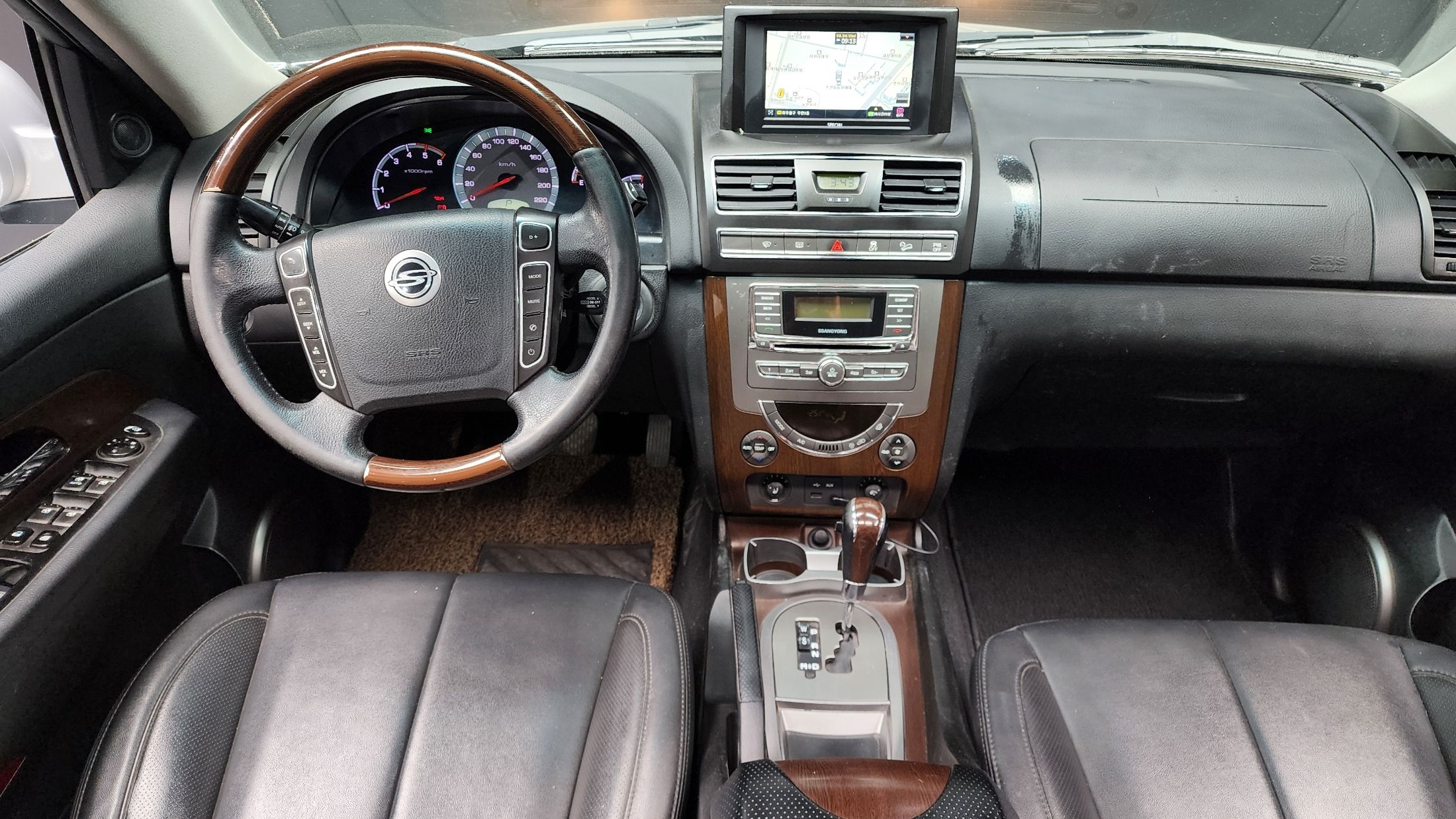 SSANGYONG REXTON W 2013