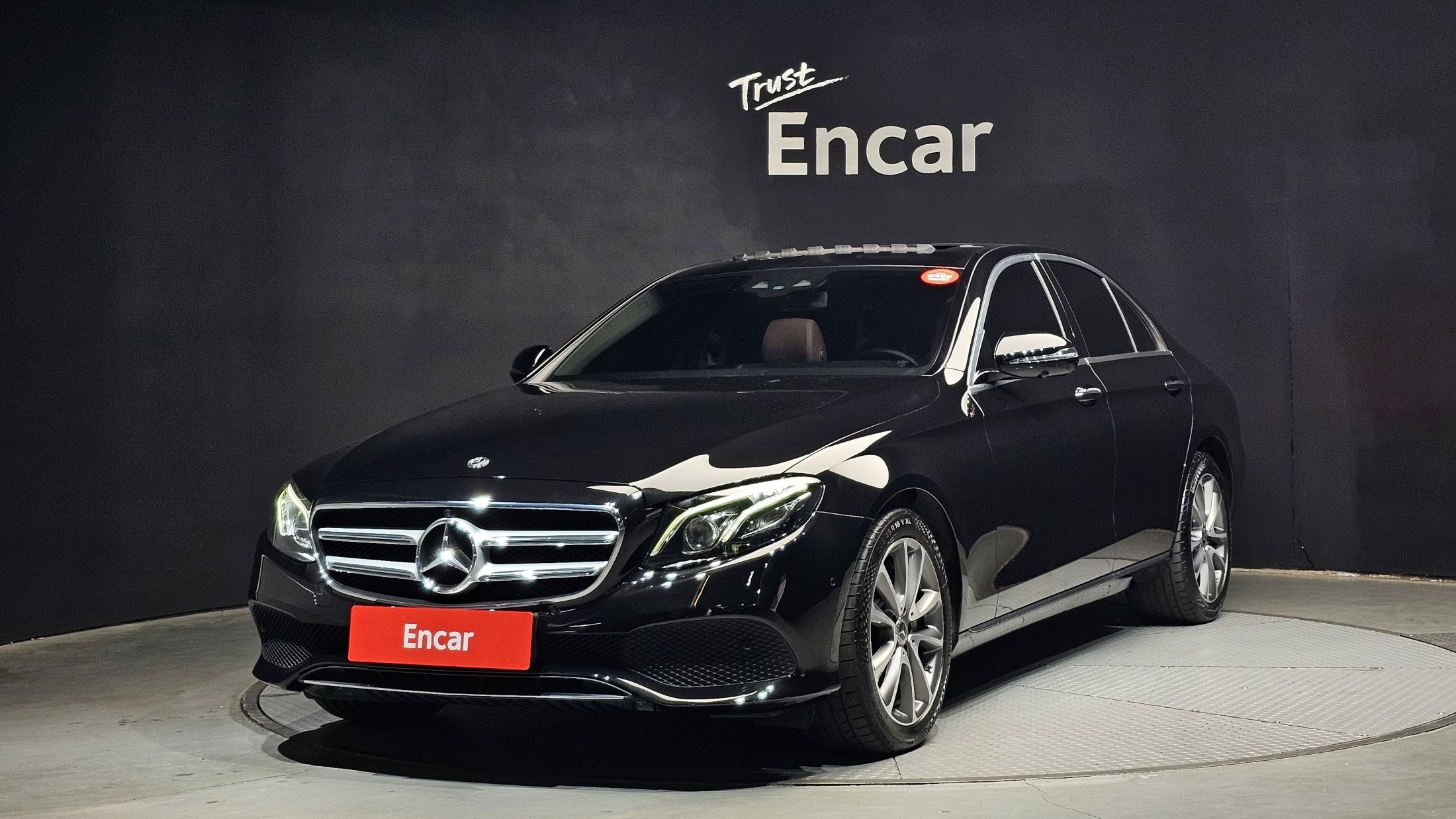 MERCEDES BENZ E-CLASS W213 2019