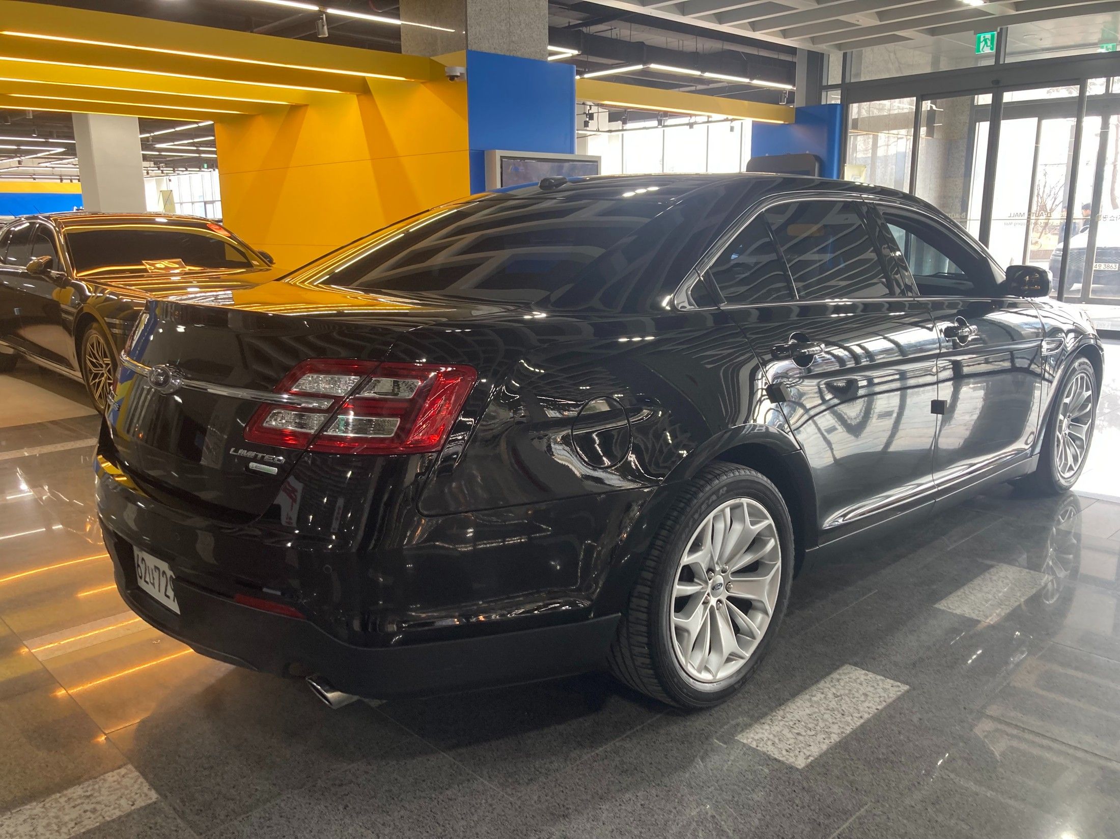 FORD TAURUS
