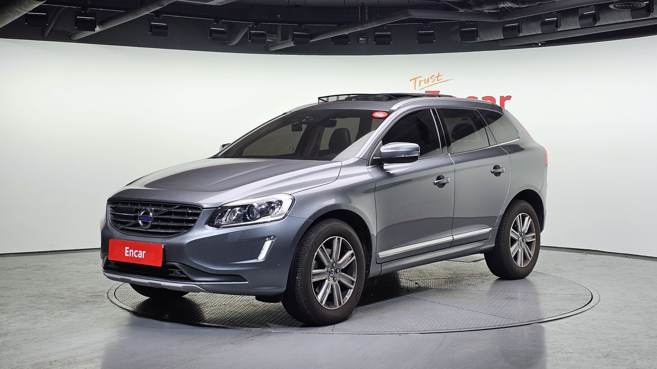 VOLVO XC60 2017