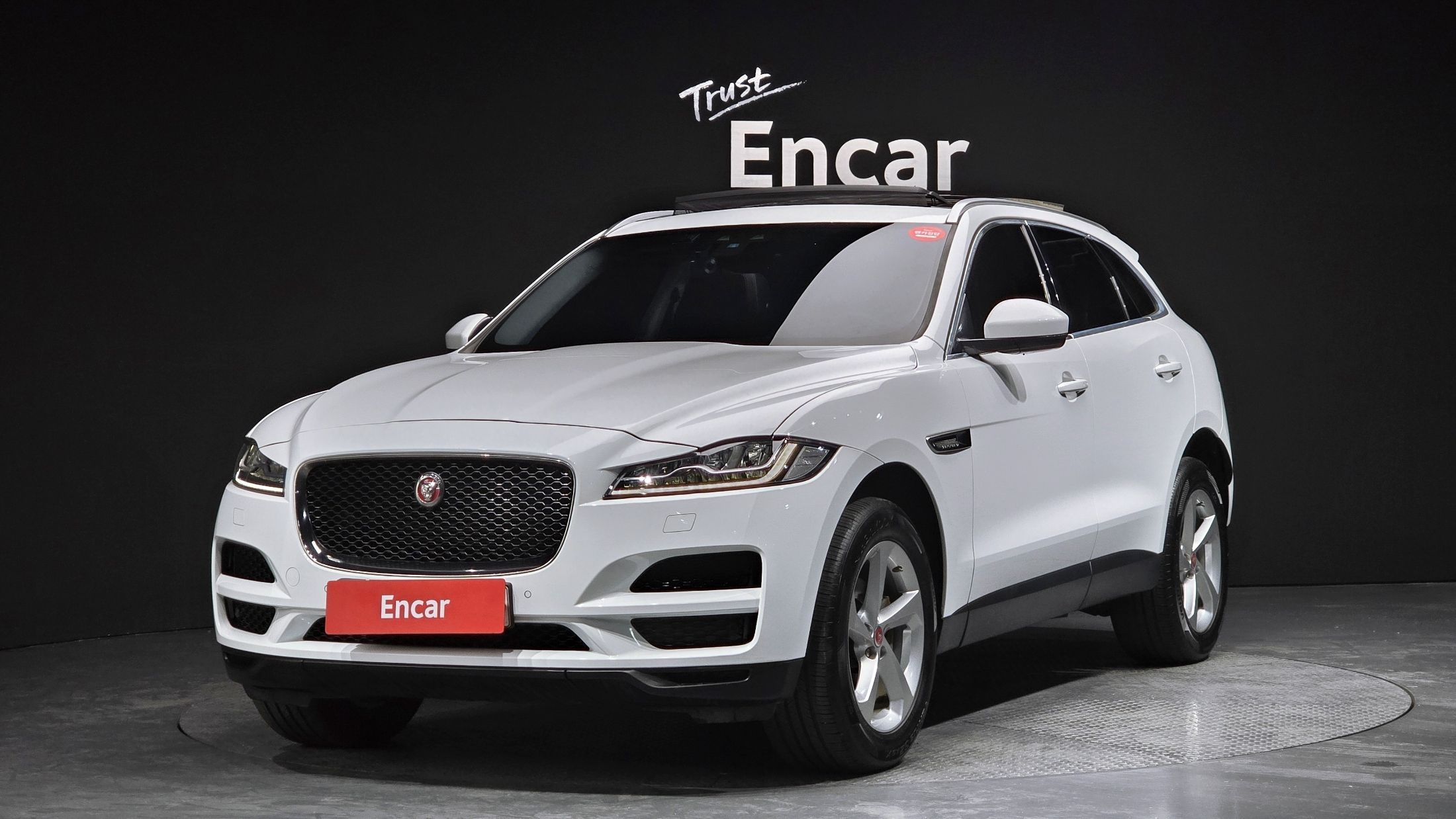 JAGUAR F-PACE