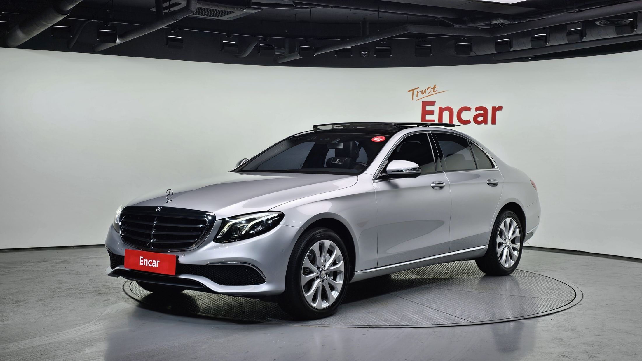 MERCEDES BENZ E-CLASS W213 2016