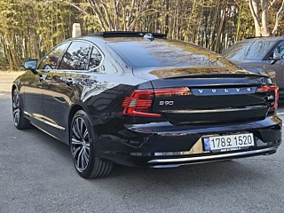 VOLVO S90 2022