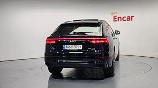 AUDI Q8 4M 2021