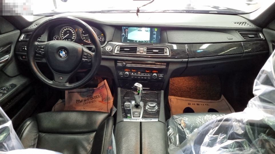BMW 7-SERIES F01 2011