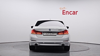 BMW 5-SERIES G30 2019
