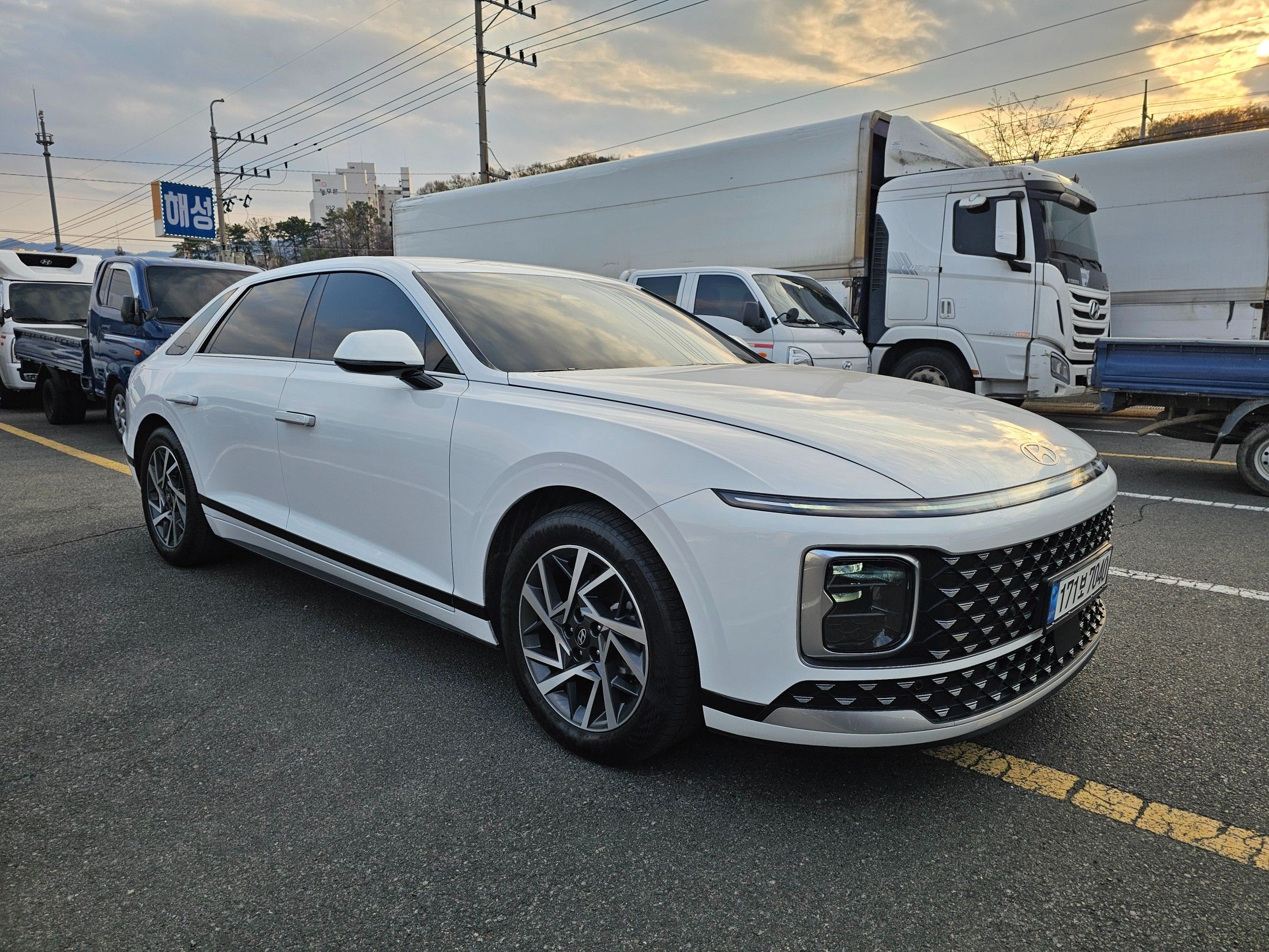 HYUNDAI GRANDEUR HYBRID GN7 2023