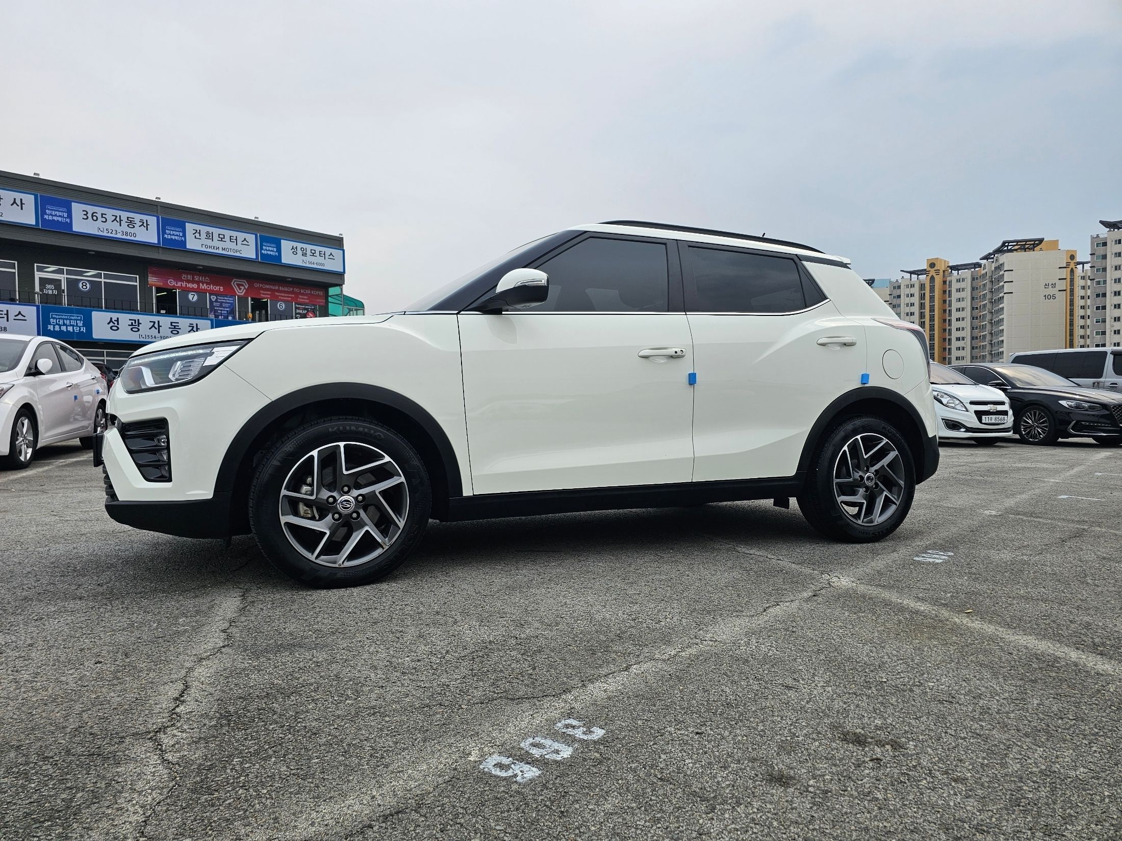 SSANGYONG TIVOLI VERY NEW