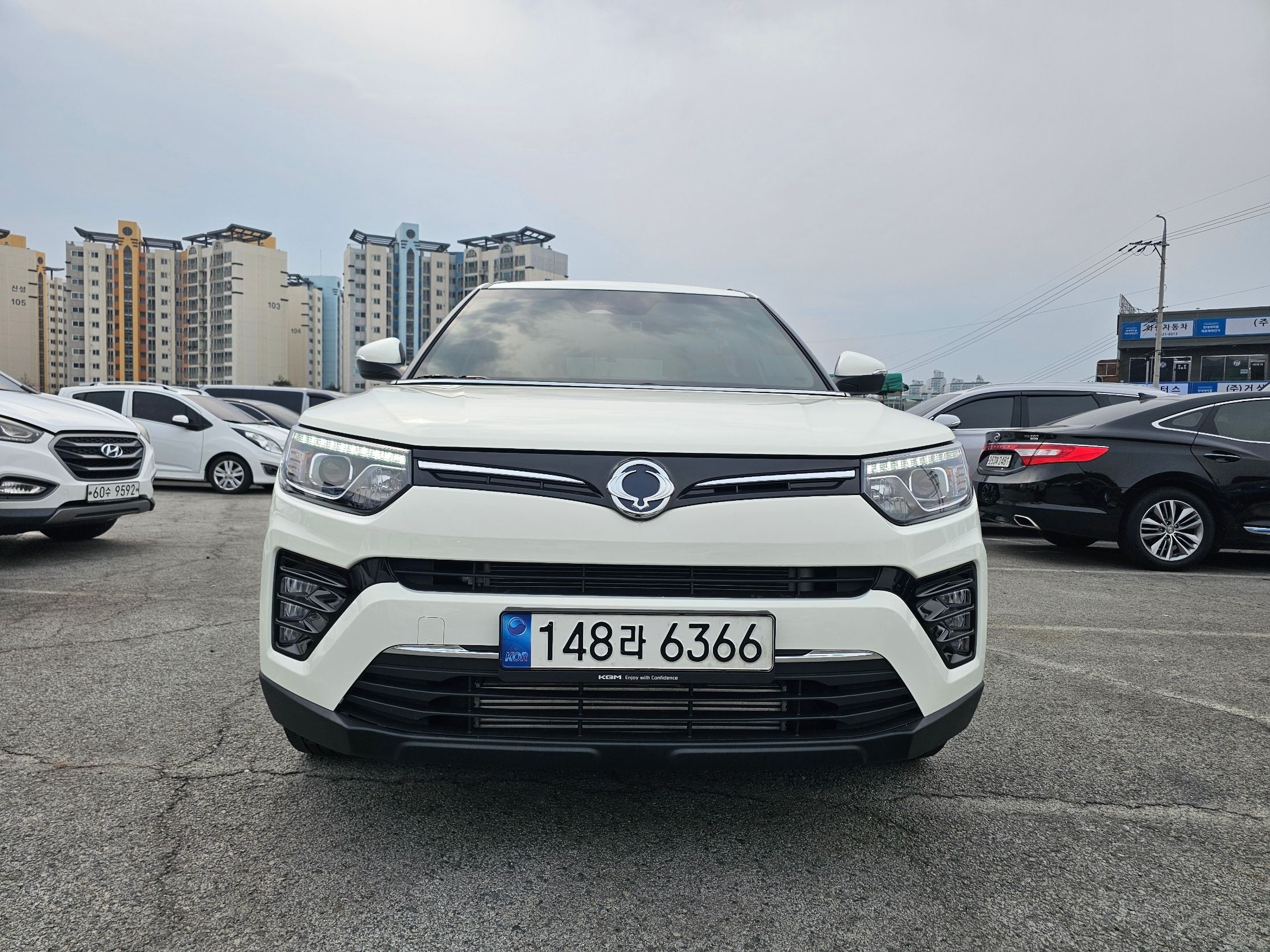 SSANGYONG TIVOLI VERY NEW 2022