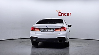 BMW 5-SERIES G30 2019