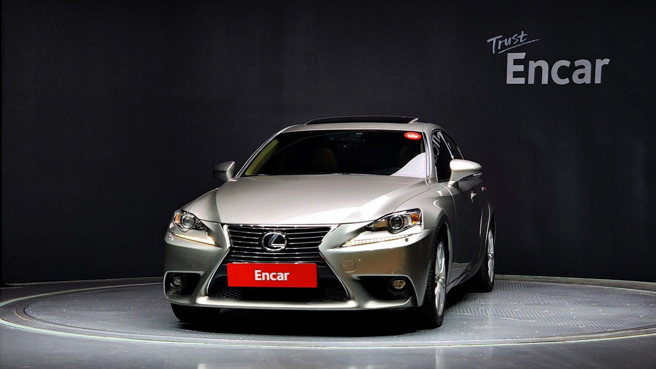 LEXUS IS200T 2016
