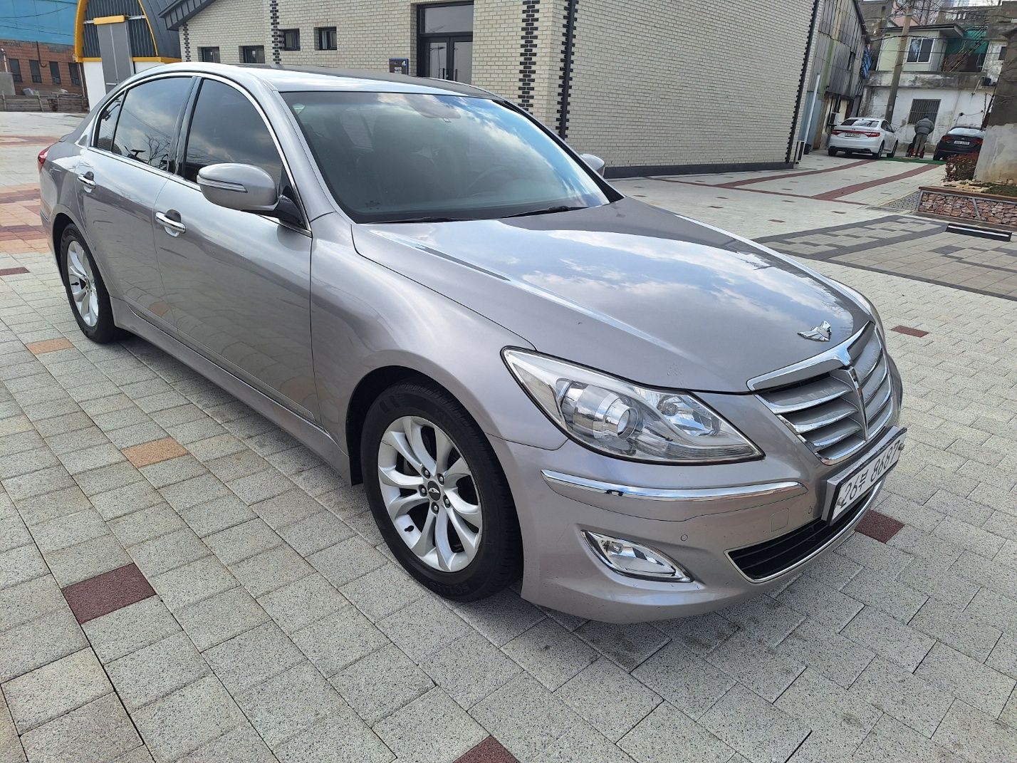 HYUNDAI GENESIS 2013