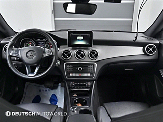 MERCEDES BENZ CLA-CLASS C117 2017
