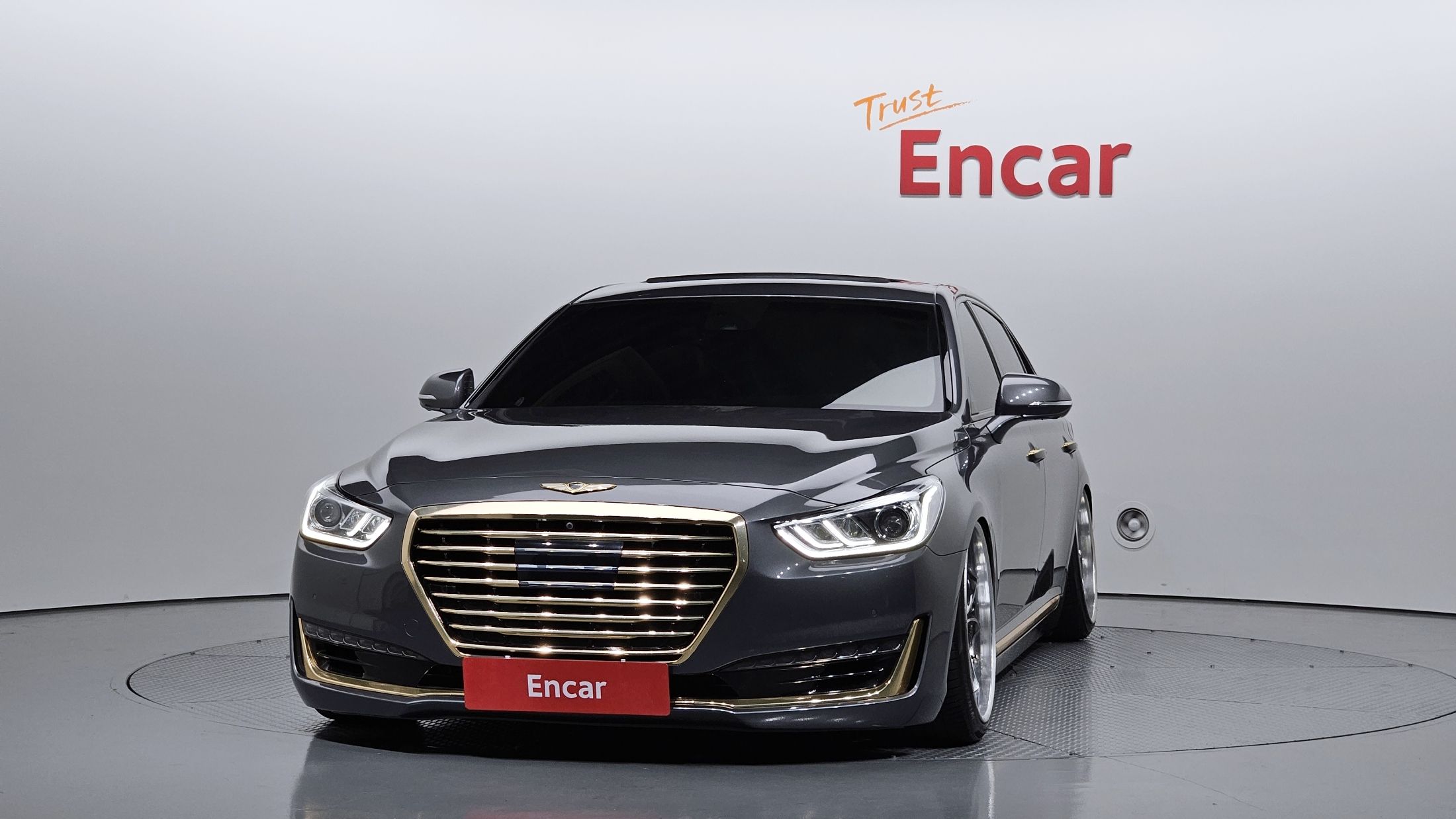 GENESIS EQ900 2016