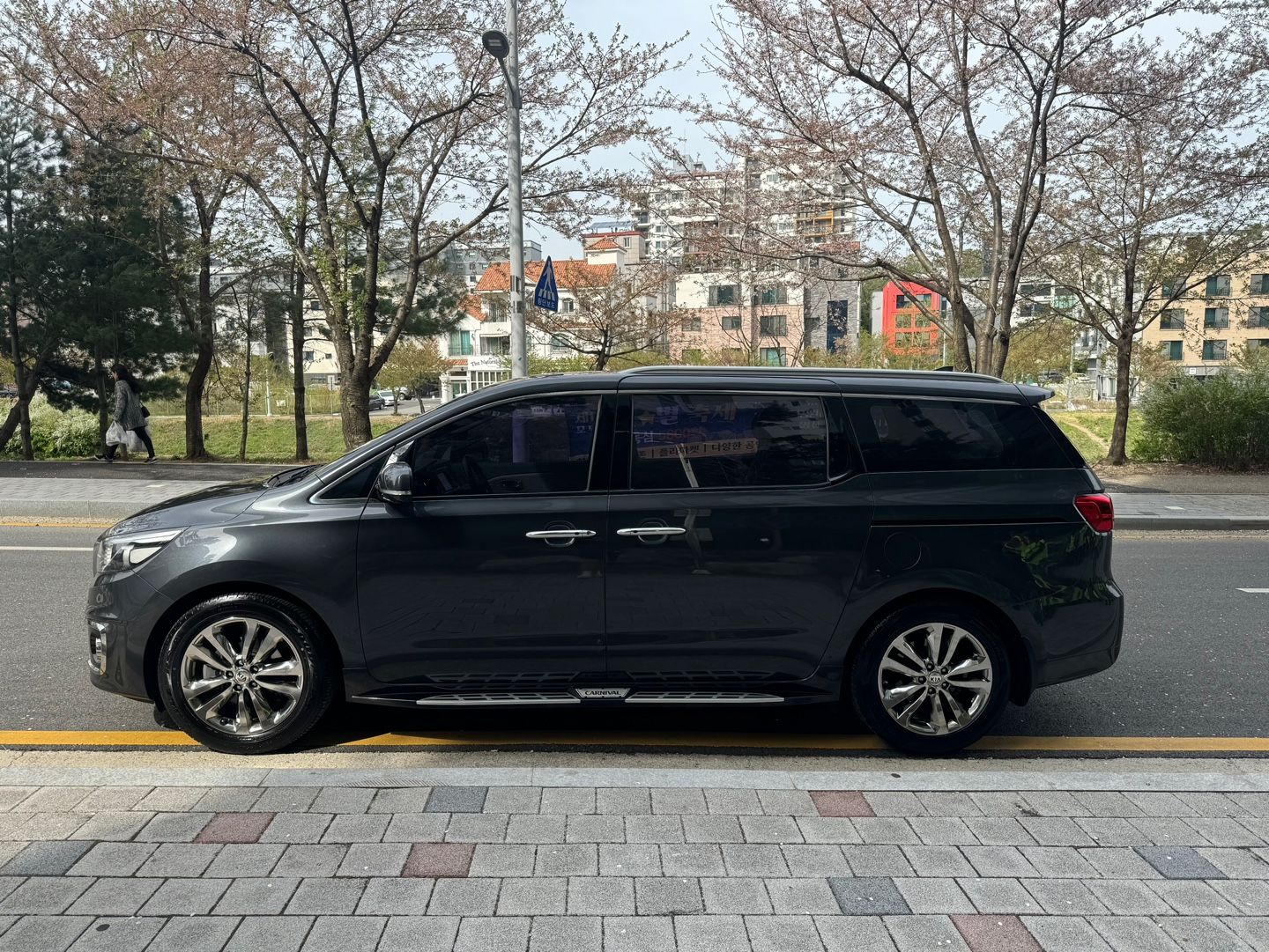 KIA CARNIVAL 2016