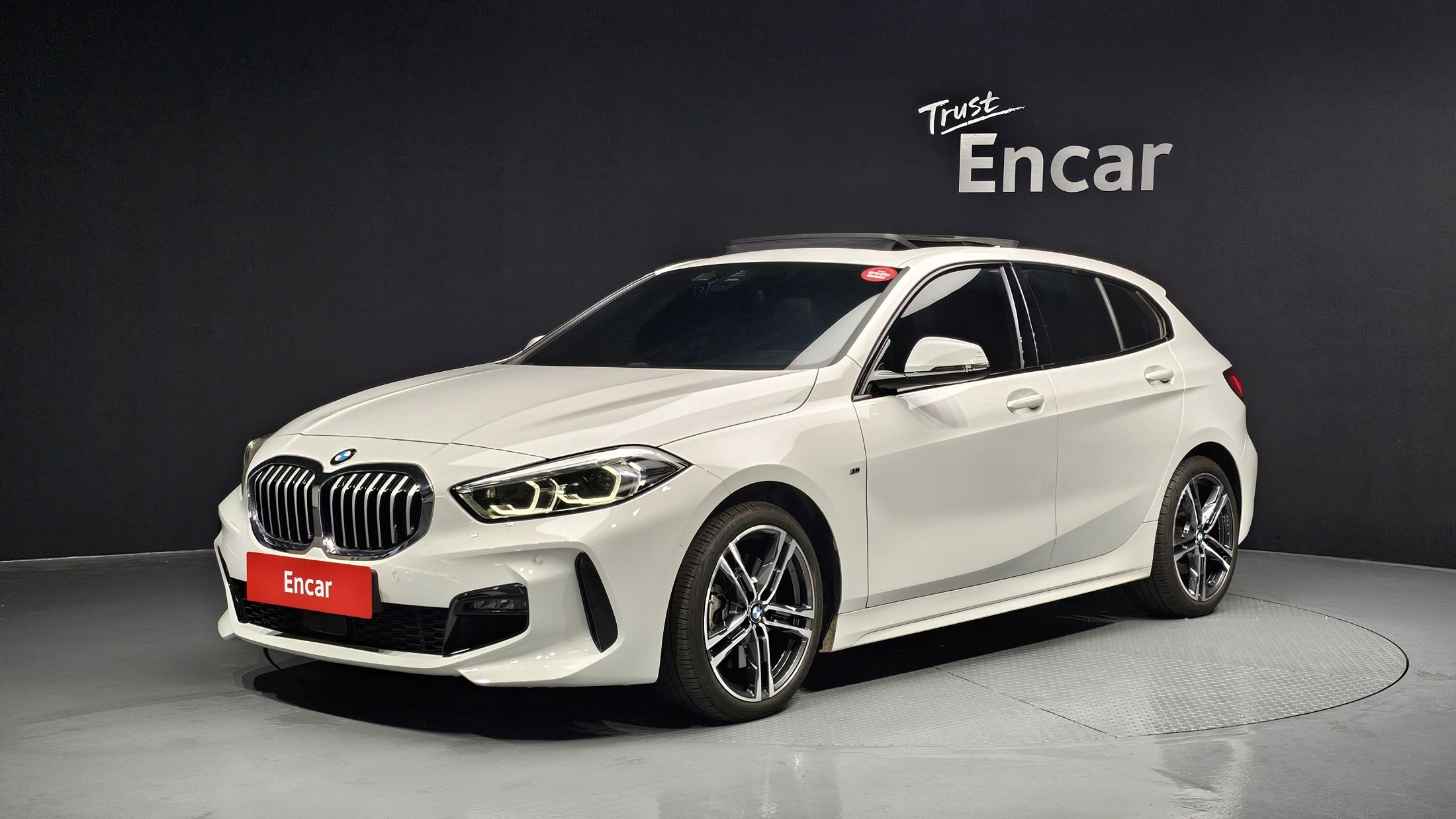 BMW 1-SERIES F40 2024