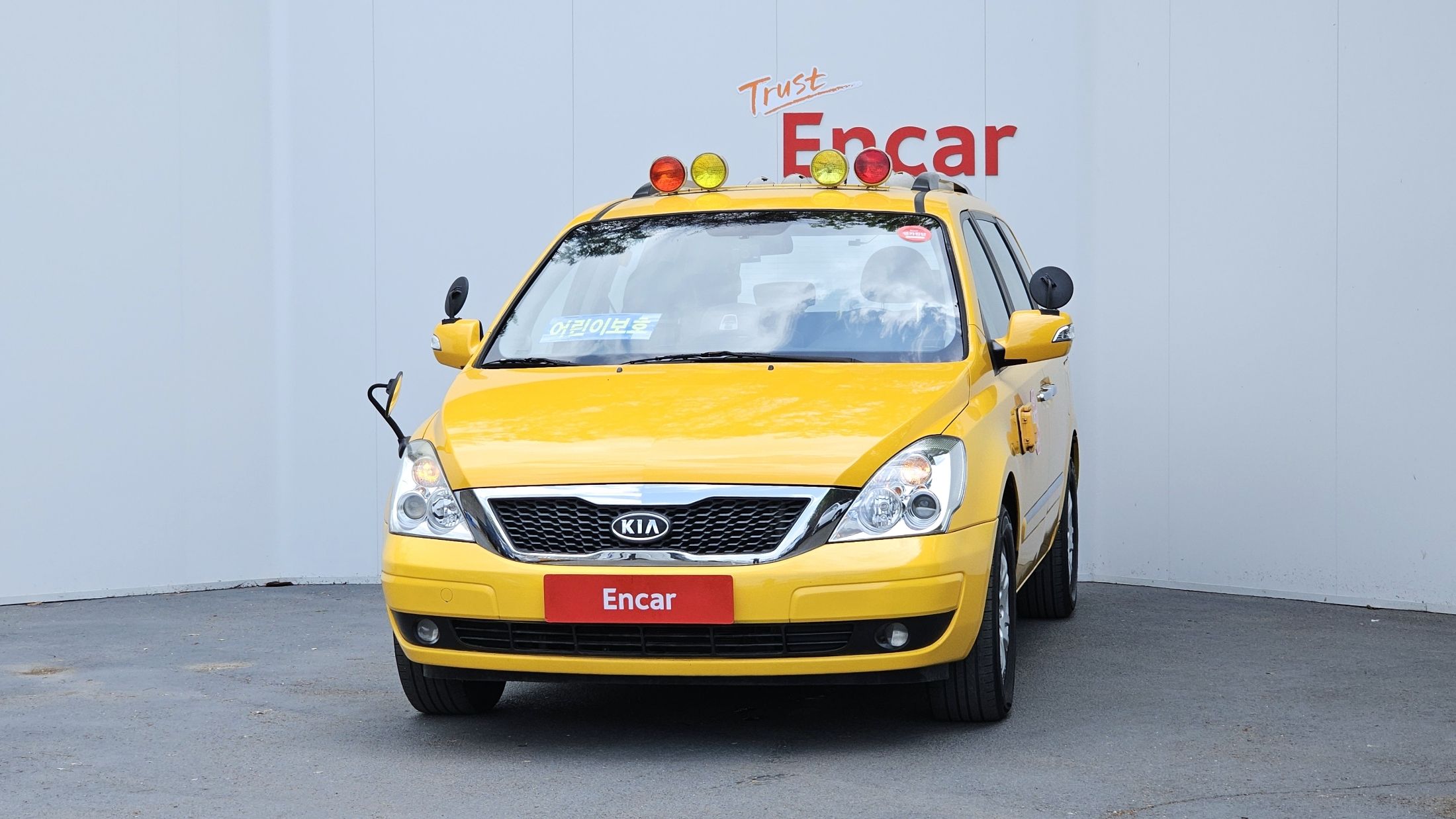 KIA CARNIVAL R 2012