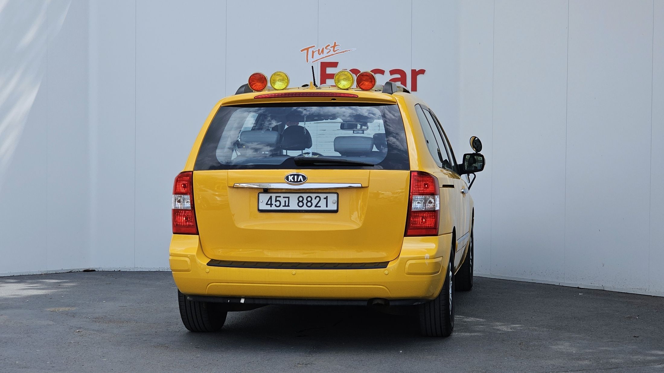 KIA CARNIVAL R 2012