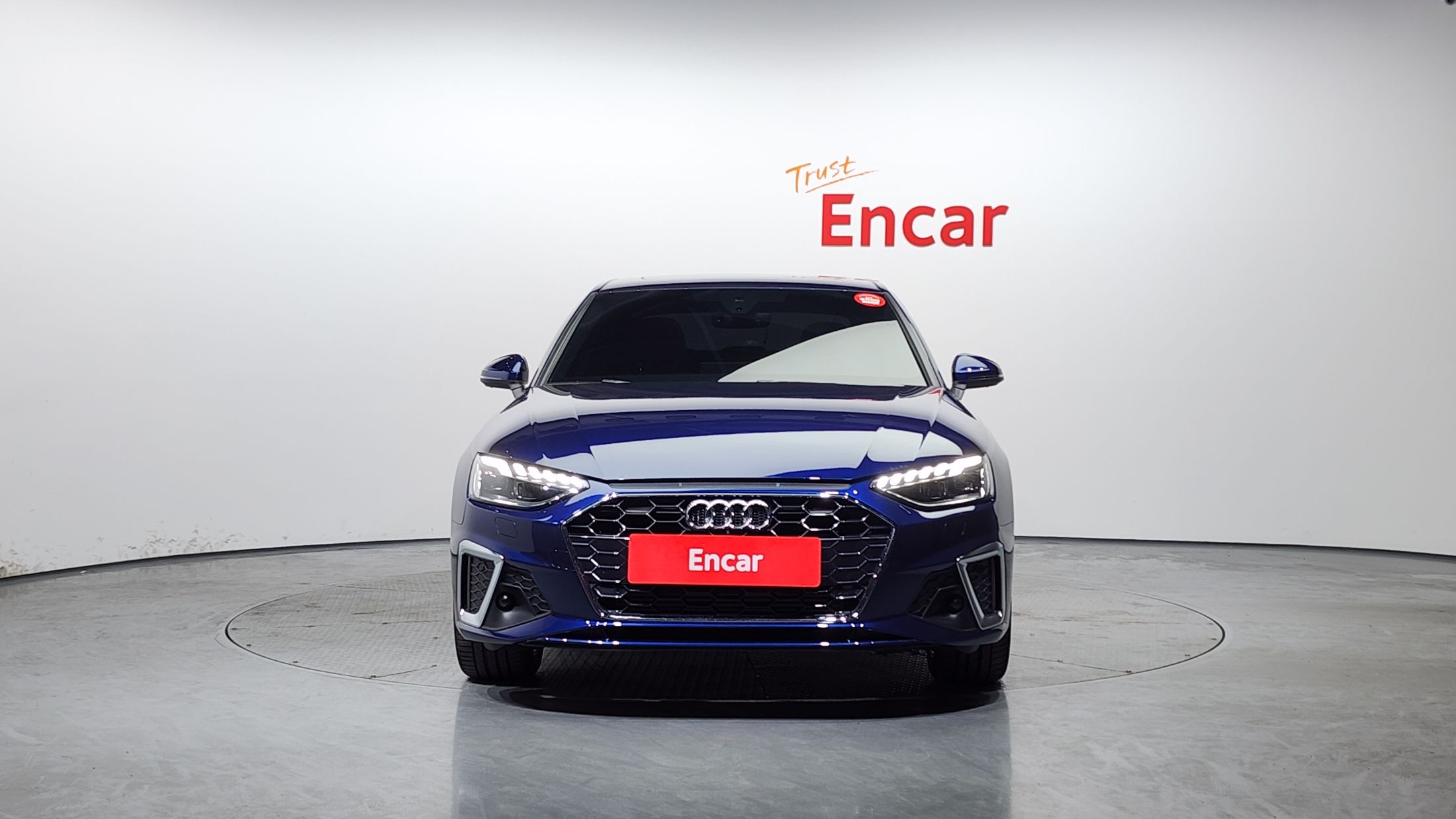AUDI A4 B9 2023