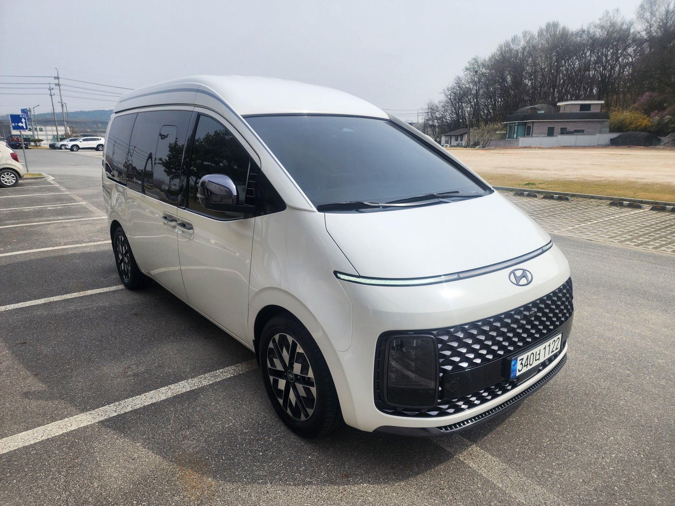 HYUNDAI STARIA 2023