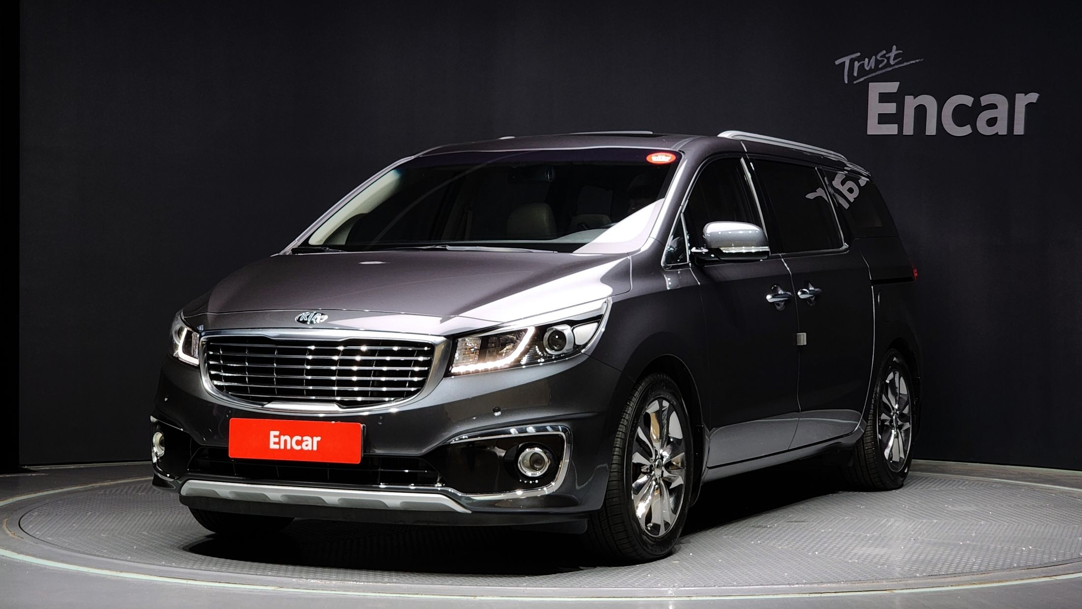 KIA CARNIVAL 2016