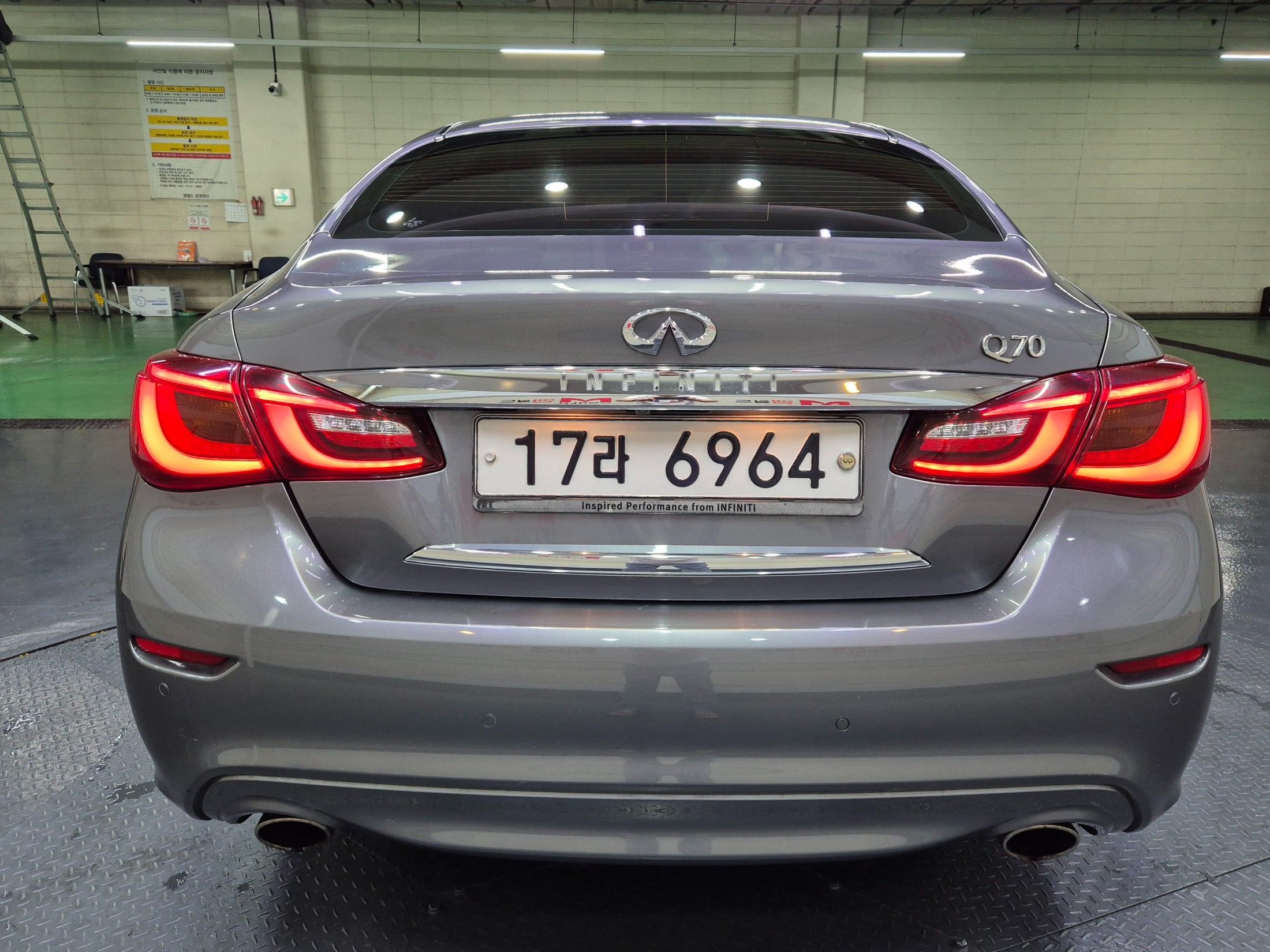 INFINITI Q70 2015