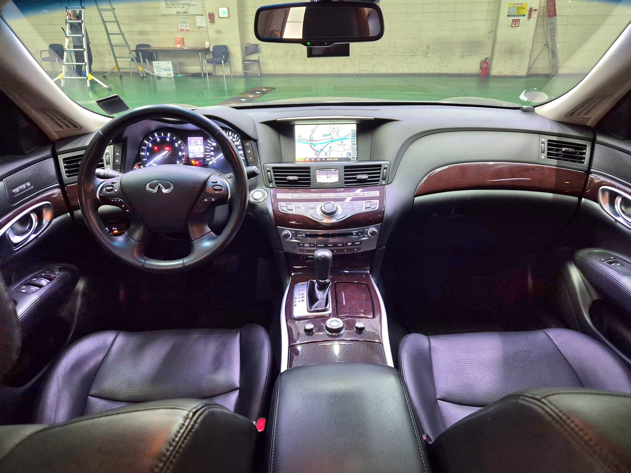 INFINITI Q70 2015