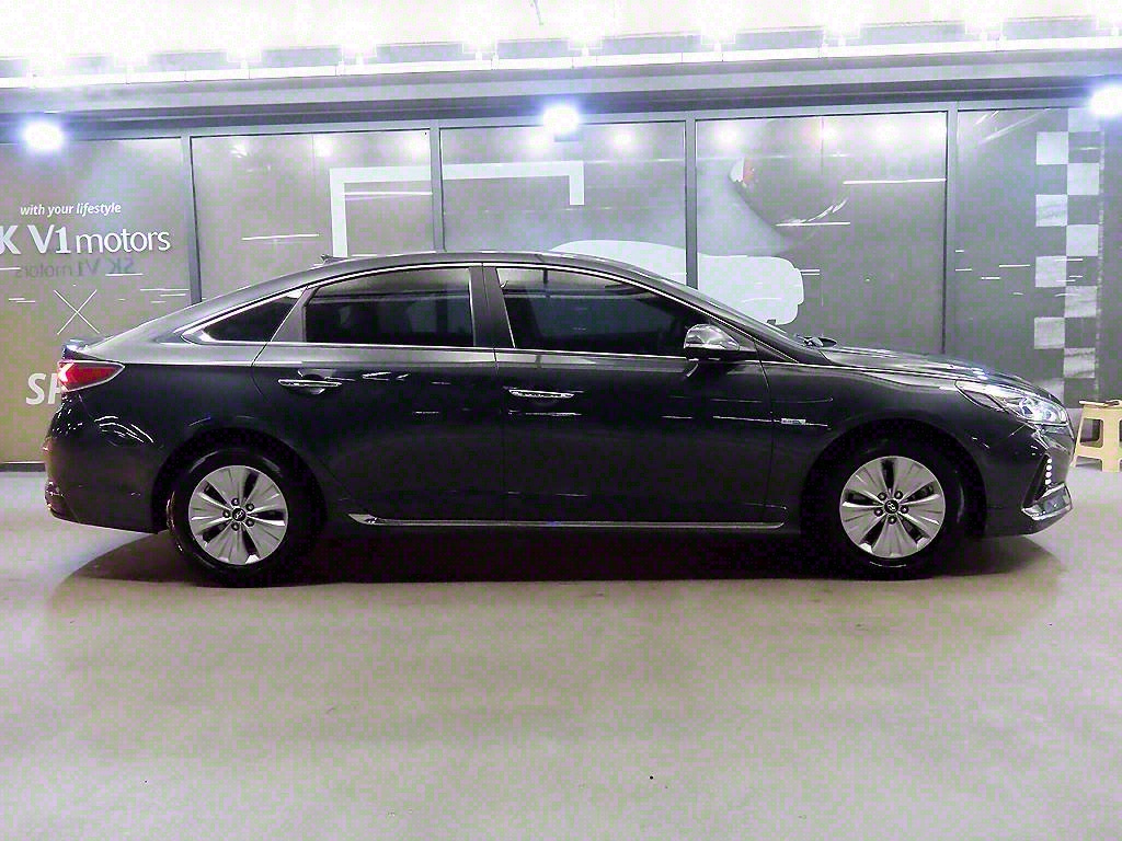 HYUNDAI LF SONATA HYBRID 2017