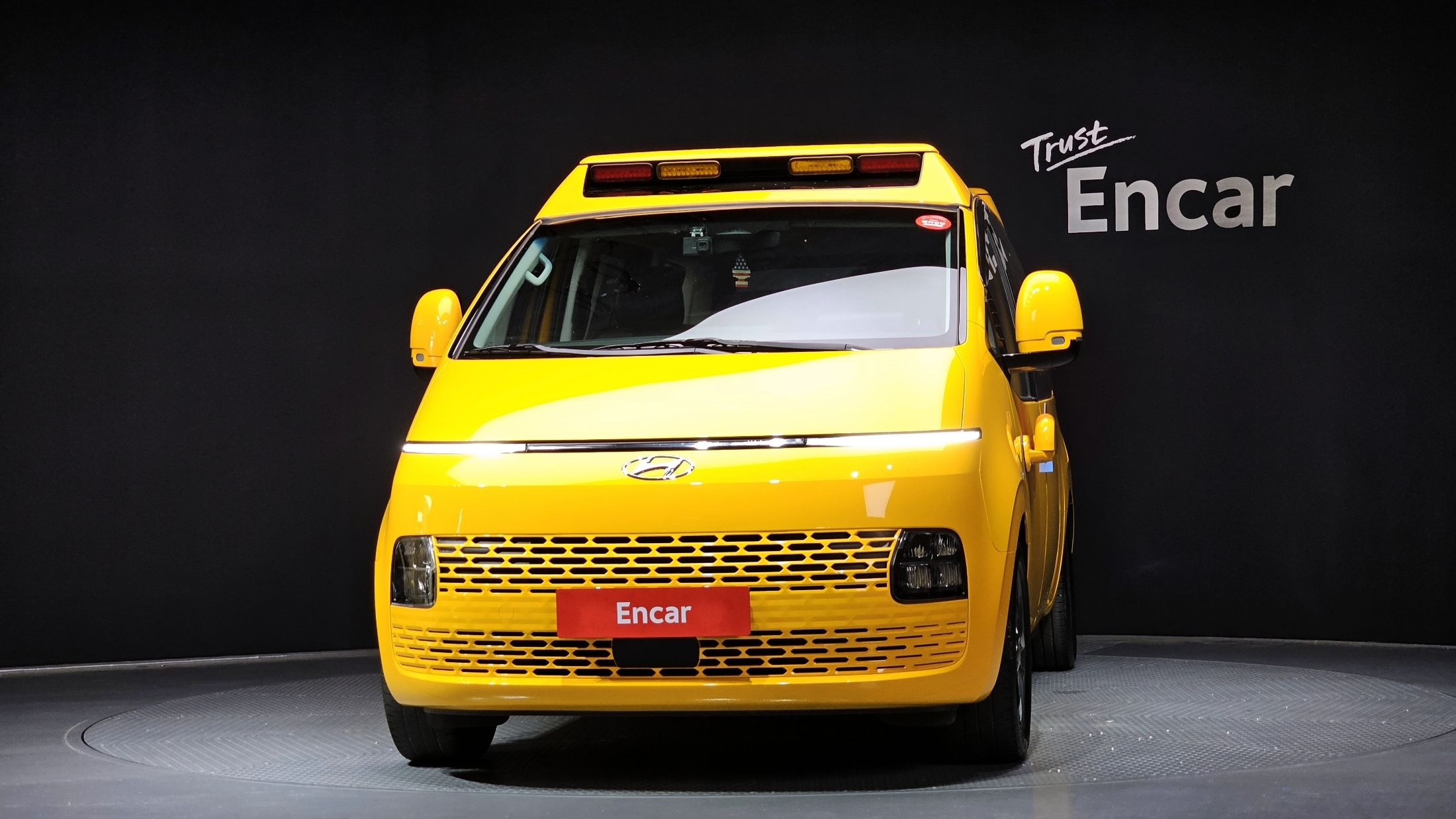 HYUNDAI STARIA 2023
