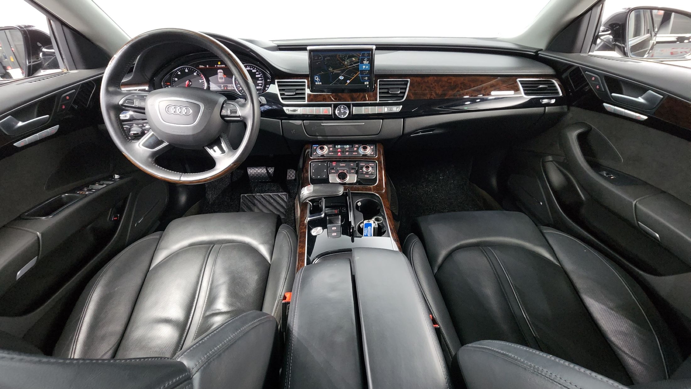 AUDI A8 2015