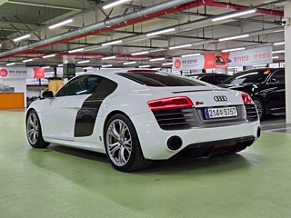 AUDI R8  5.2 V10 Coupe 2013