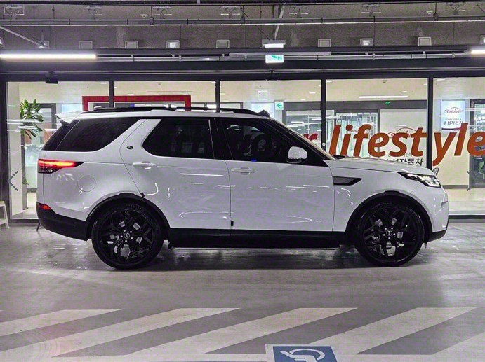 LAND ROVER DISCOVERY 5