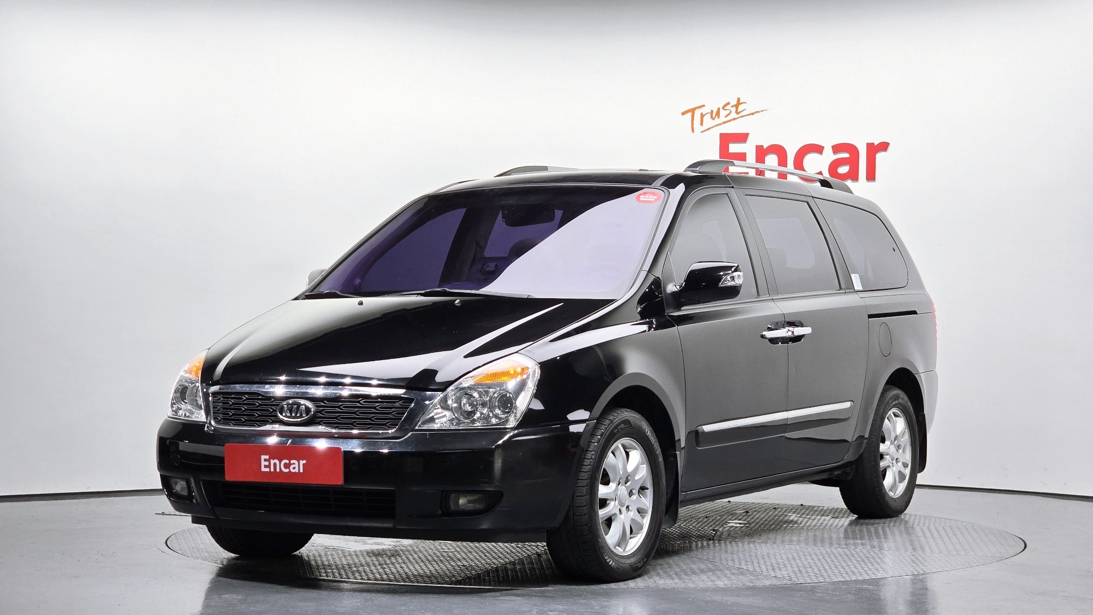 KIA CARNIVAL R 2012
