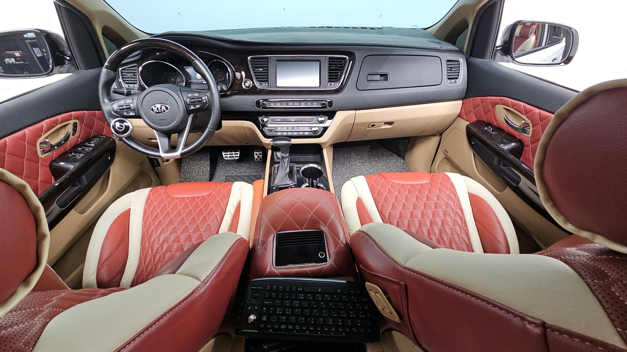 KIA CARNIVAL 2018