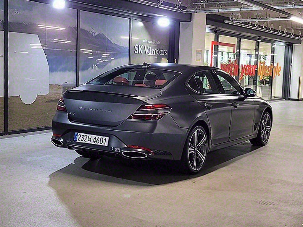 GENESIS G70