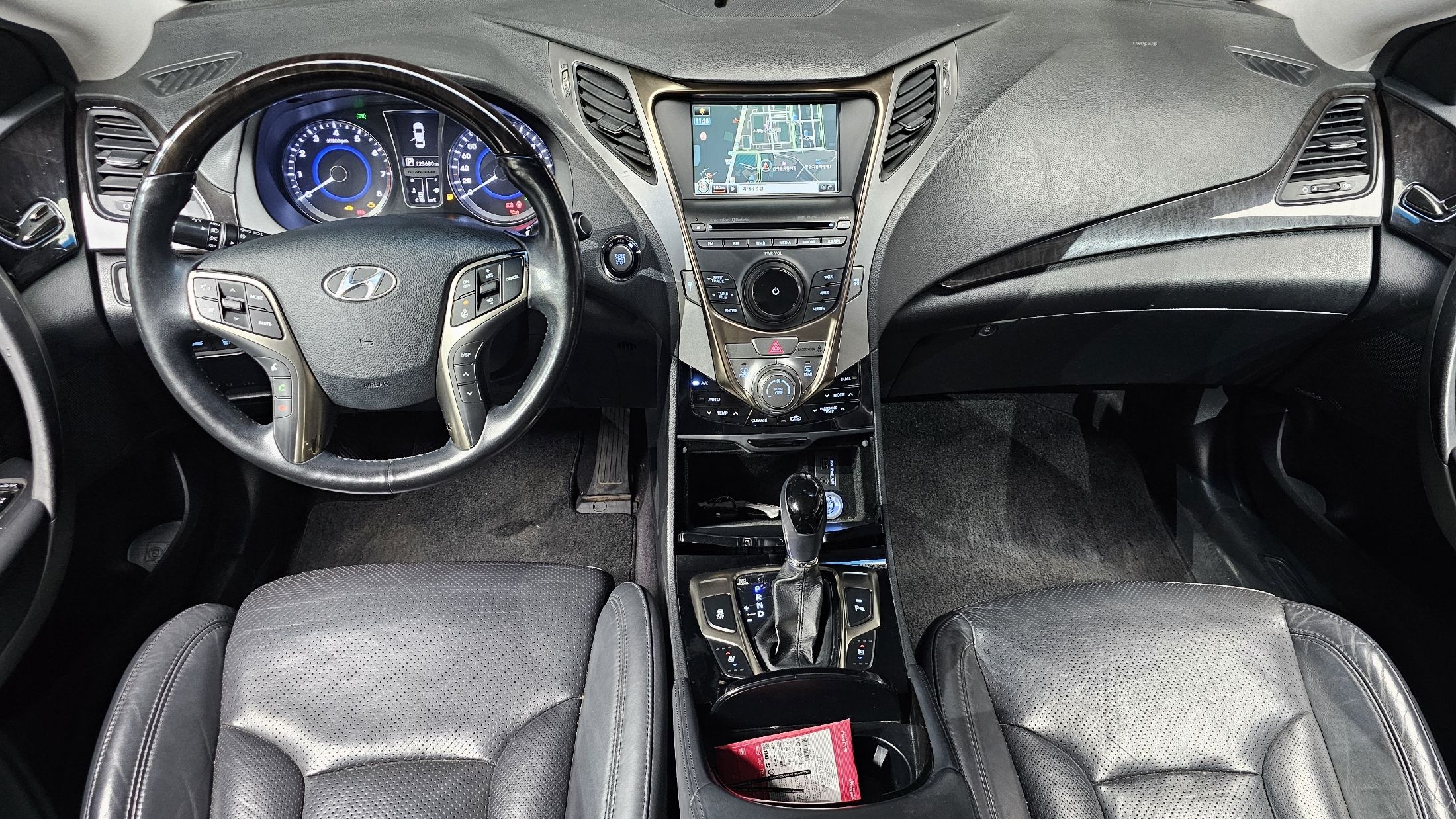 HYUNDAI GRANDEUR HG 2012