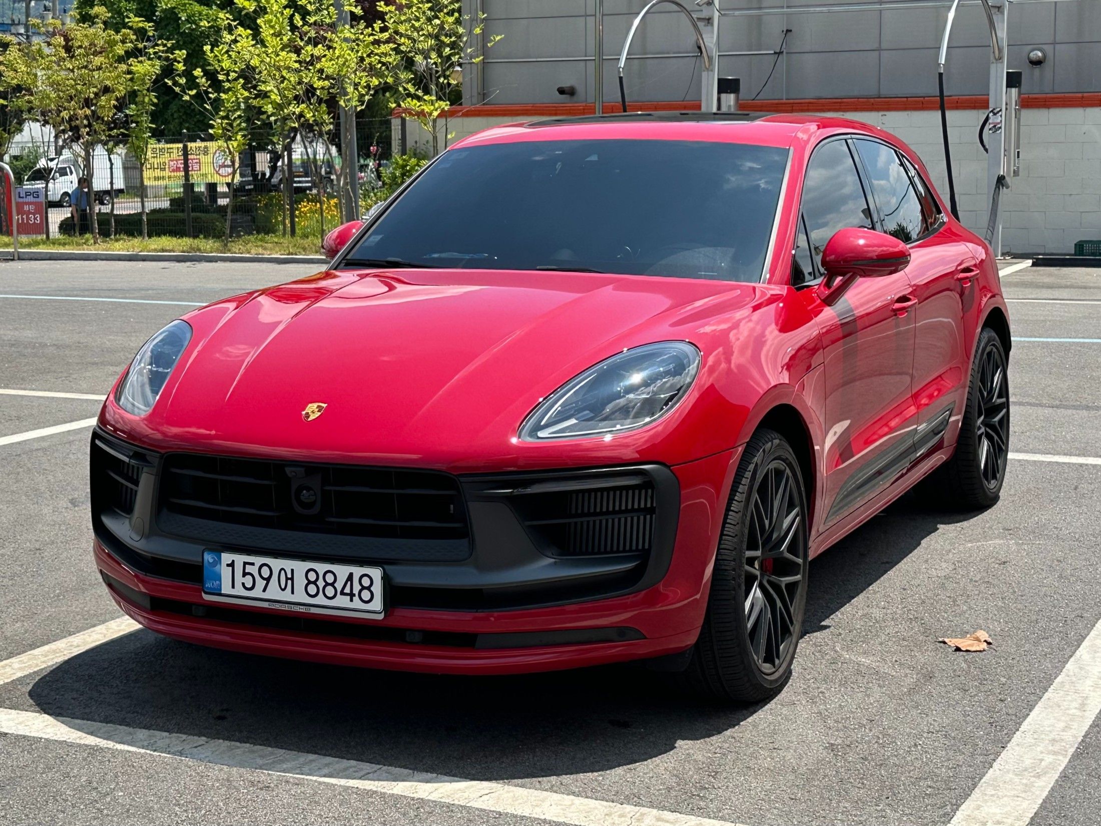PORSCHE MACAN