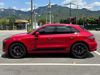 PORSCHE MACAN 2023