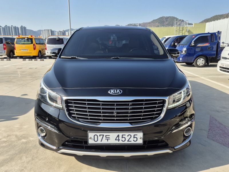 KIA CARNIVAL 2018