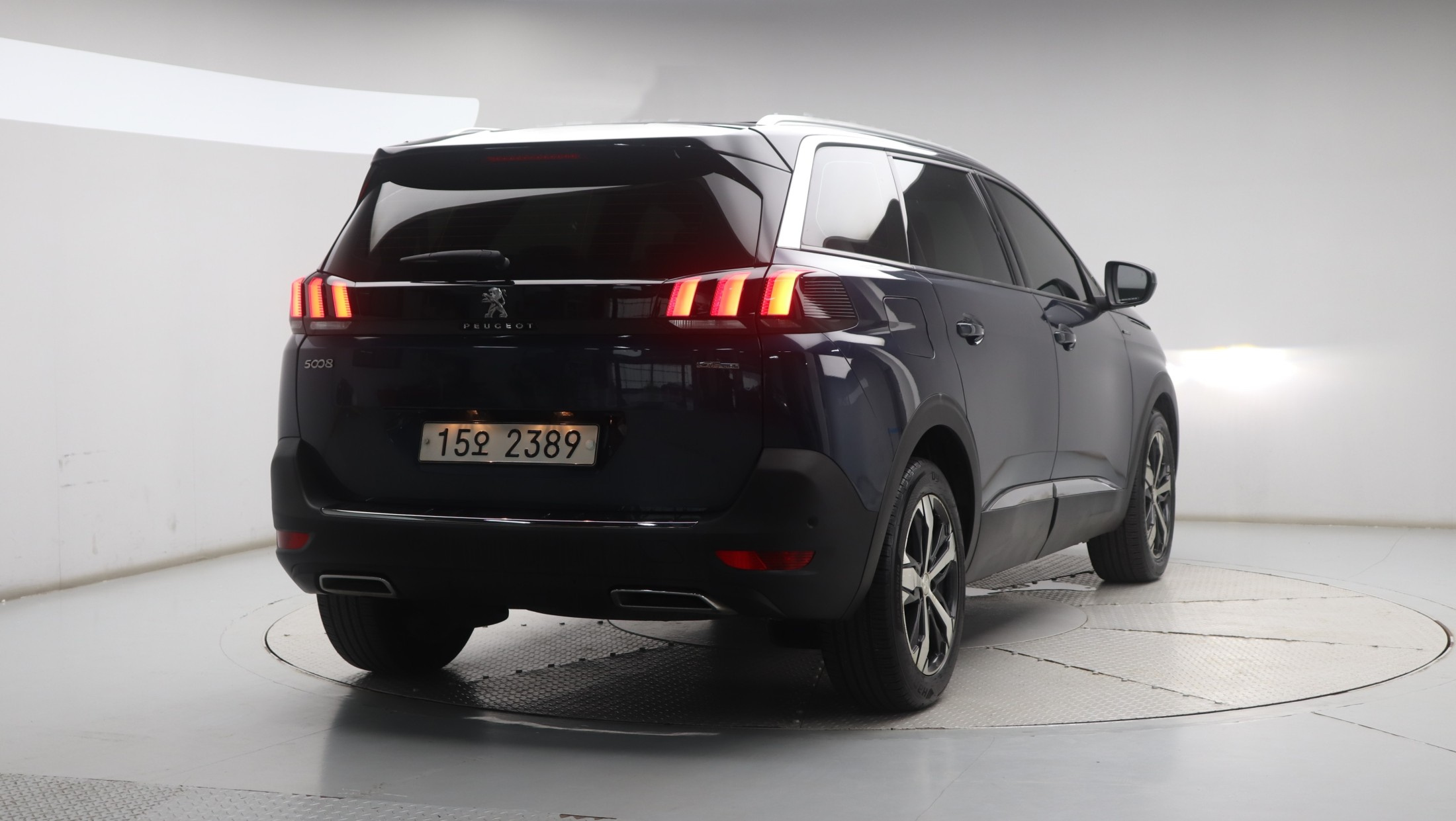 PEUGEOT 5008