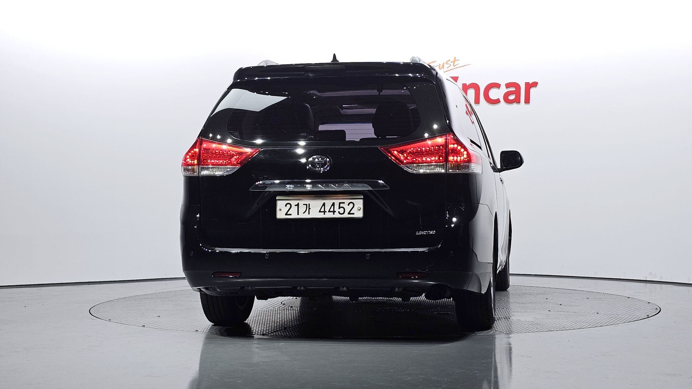 TOYOTA SIENNA 2013