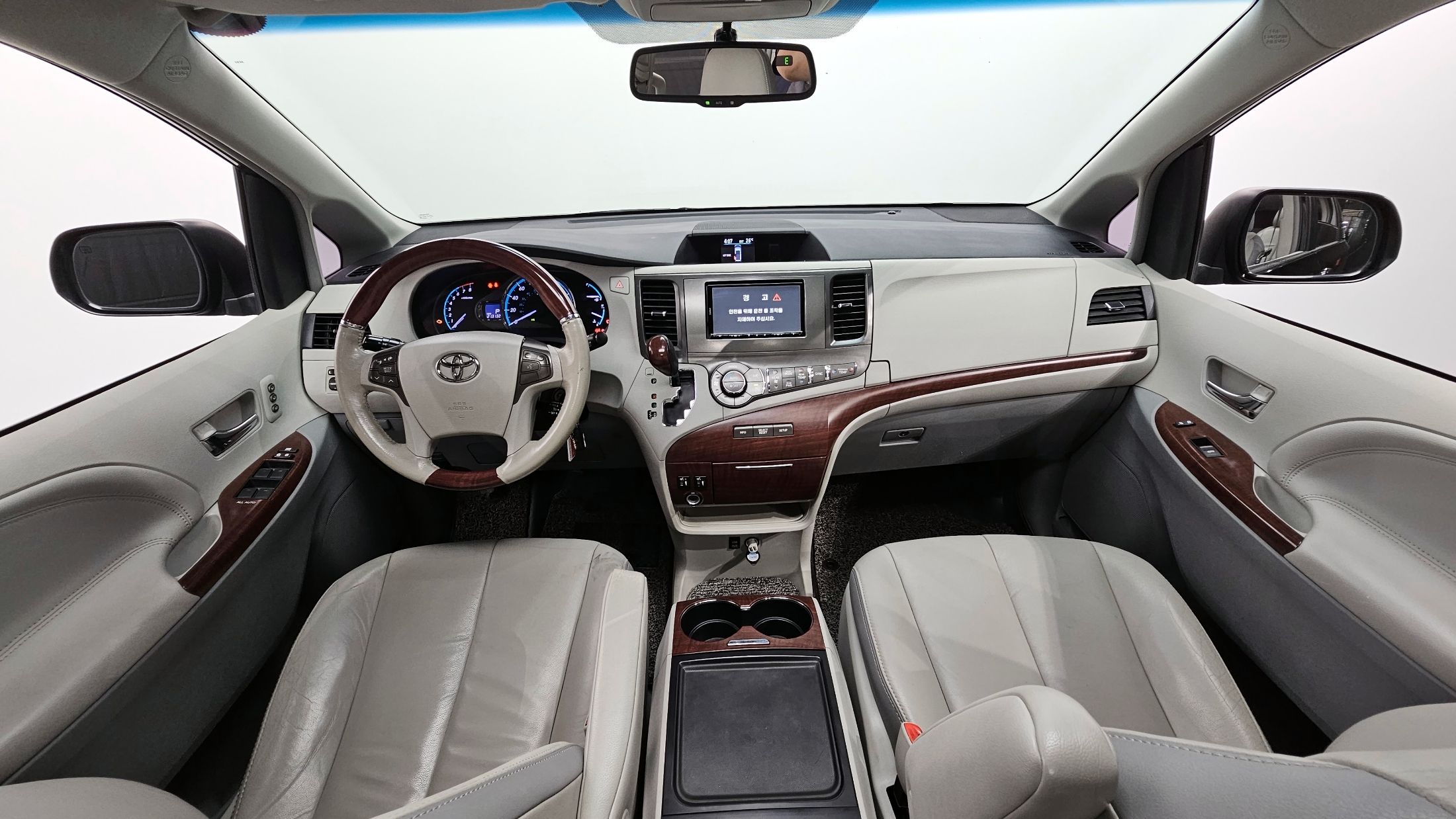 TOYOTA SIENNA 2013
