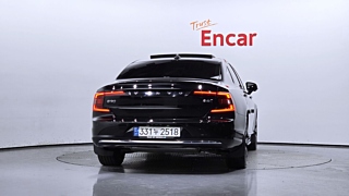 VOLVO S90 2022